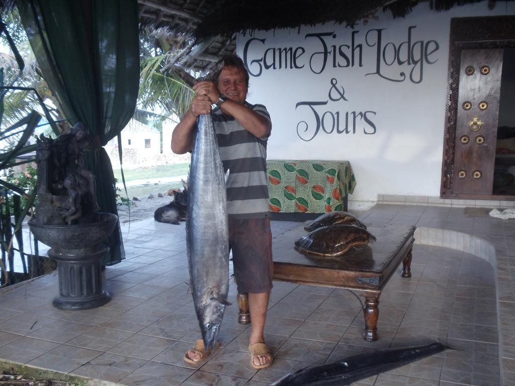 Game Fish Lodge ナングウィ エクステリア 写真